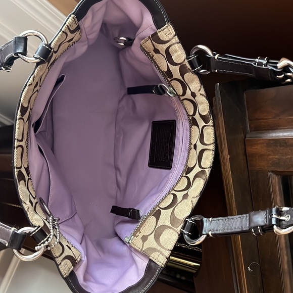 Brown Coach bag- classic pattern - Picture 2 of 3